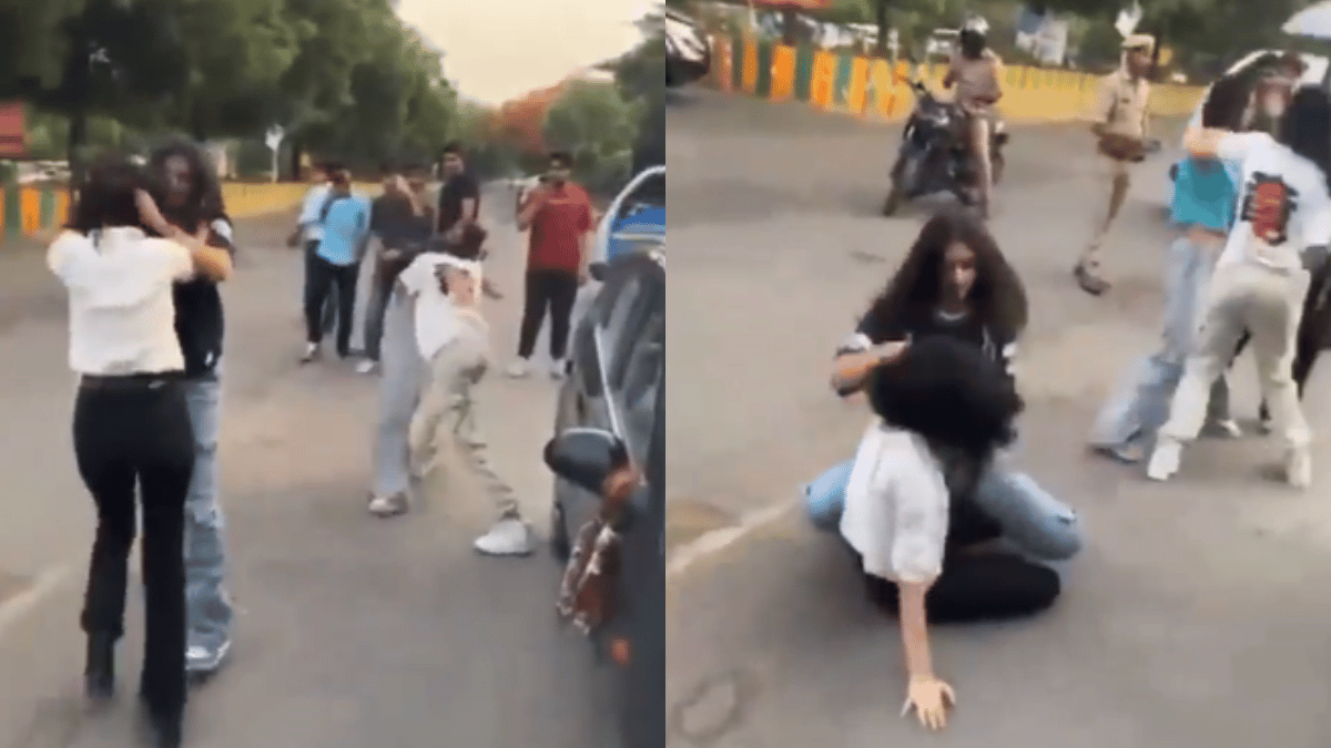 viral-video-brutal-wwe-like-drama-unfolds-between-fours-girls-on-noida-street